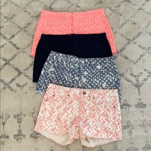 4 pairs of women’s GAP shorts.